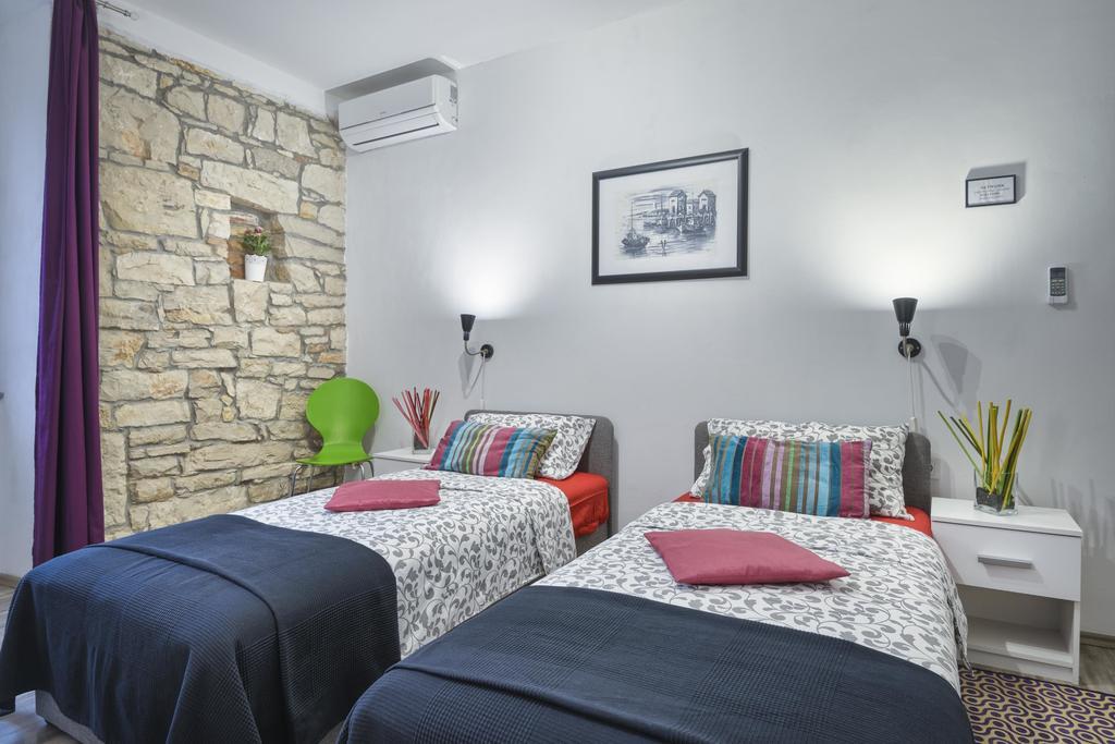 Top Center Rooms & Studio PUY 외부 사진